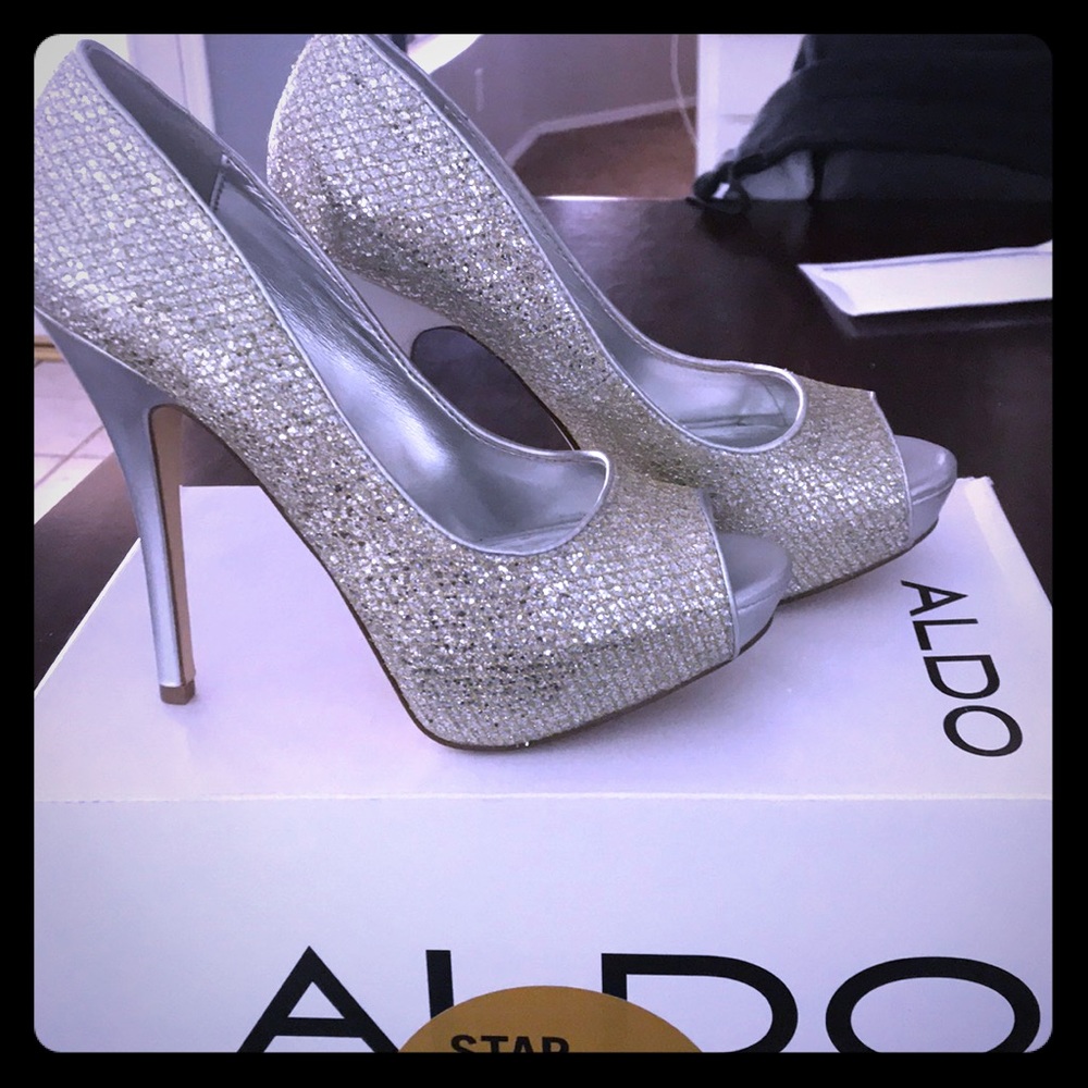 Aldo peep toe heels!